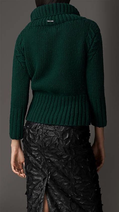 Pin by Marisete Haas on Tricot | Knitwear fashion, Knit fashion ...