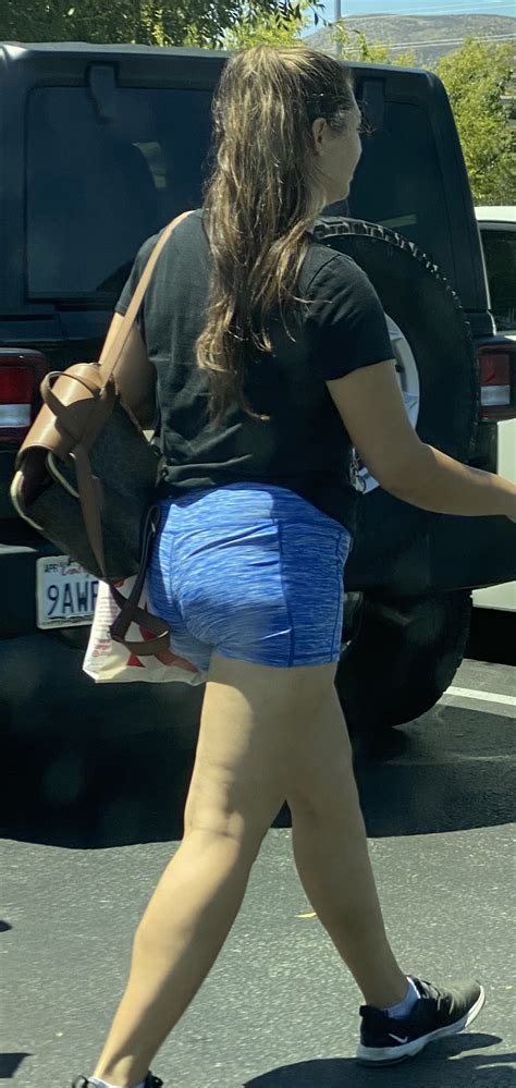 Two Sexy College Pawgs With Perfect Ass And Massive Vpl Spandex Leggings Yoga Pants Forum