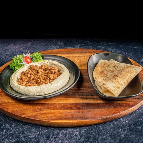 Hummus With Pitta Bread And Meat | Royal ♛ Pizza Bangkok