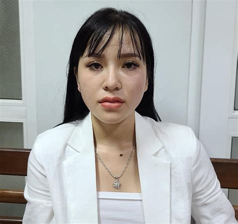 Hot girl tiệm Spa cầm đầu đường dây mua bán 2 800 viên thuốc lắc