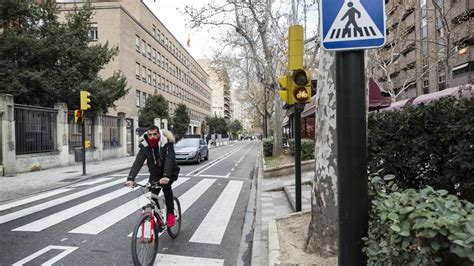 El tráfico en el paseo de Sagasta de Zaragoza sentido Cuéllar se