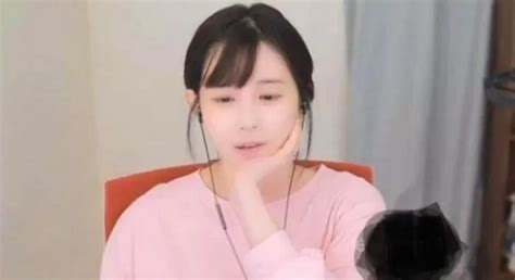 Đang là hot girl vạn người mê nữ streamer gây sốc khi quỵt gần 2 tỷ của fan đối diện án phạt nặng