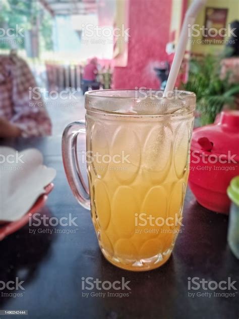 es jeruk  es jeruk keprok manis  salah satu minuman favorit