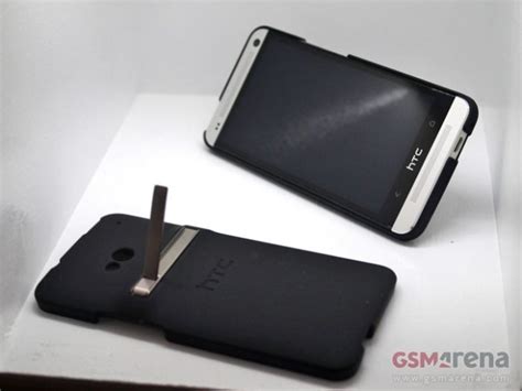 Обзор фирменных аксессуаров для смартфона HTC One
