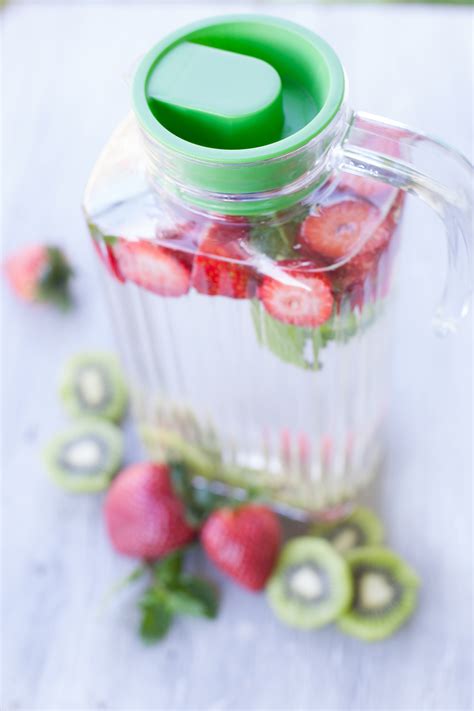 Strawberry Kiwi Water and Health Benefits of Infused Water