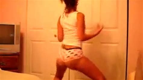 Amateur Latina Teen Twerking In Booty Shorts Porn Videos