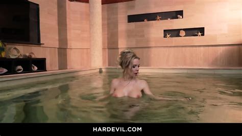 Florane Russell Anal Gaping Dp Way