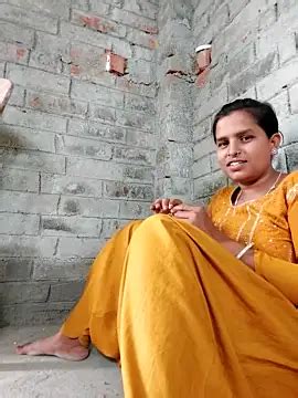 Canary QueenBee Naked Stripping On Cam For Live Sex Video Chat NakedAmateurShows