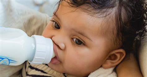 How Much Does a Newborn Eat? | PS Family