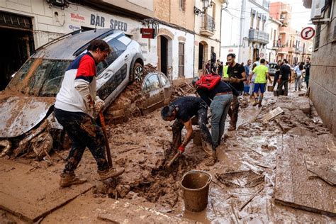 Valencia Ya Son Más De 200 Los Muertos Por Las Inundaciones