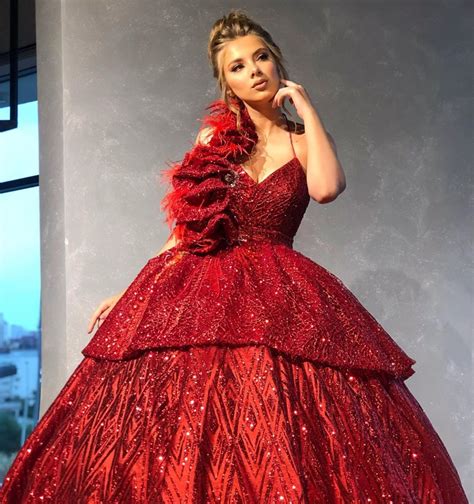 Humongous sparkly red ball gown - Slaylebrity