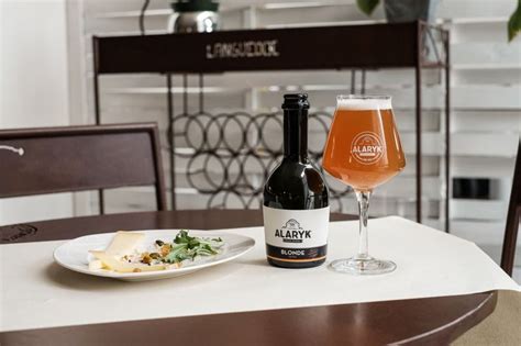 Alaryk Blonde Au Restaurant D Application Cfa B Ziers Alcoholic Drinks Food Alcohol