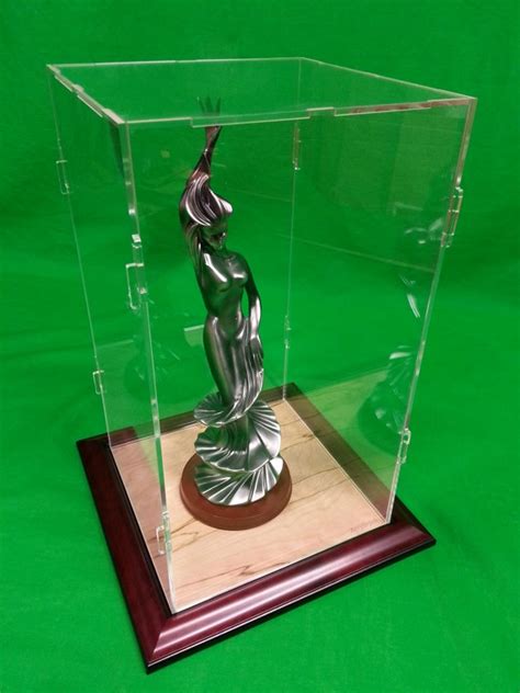 14 X 14 X 28 Inch Display Case For Hot Toy Figures 1 6 Scale