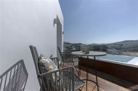Superior Suite With Sea View And Outdoor Hot Tub Legacy Suites Mykonos
