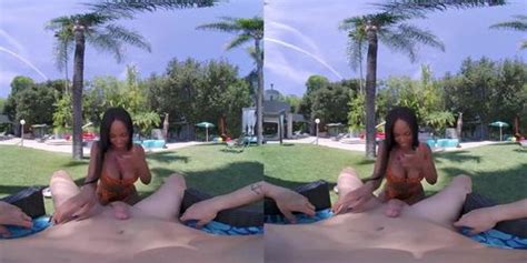 Curvy Ebony Girl August Skye Wants To Fuck All Weekend Long Vr Porn