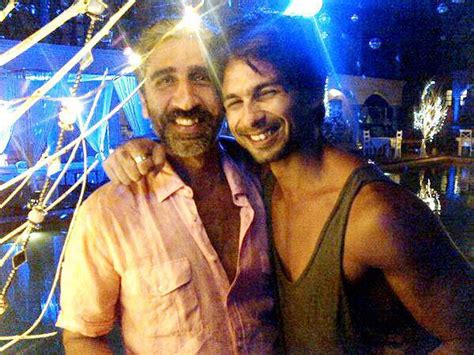 Shahid Kapoor Celebrating St Birthday With Naked Girls In Goa Filmibeat