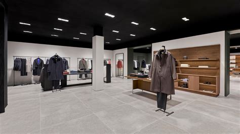 How to Reach ZARA in South East via Public Transportation 6