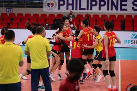 Hot girl bóng chuyền Thu Hoài khoe quà xinh Trà Giang ra mắt giải Thái Lan khi nào