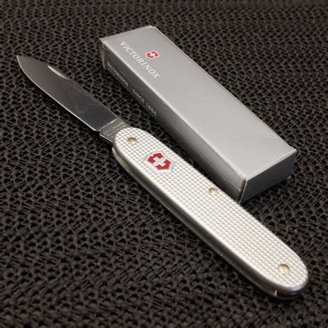 Victorinox Solo Alox (Silver) Swiss Army Knife, Sports Equipment ...