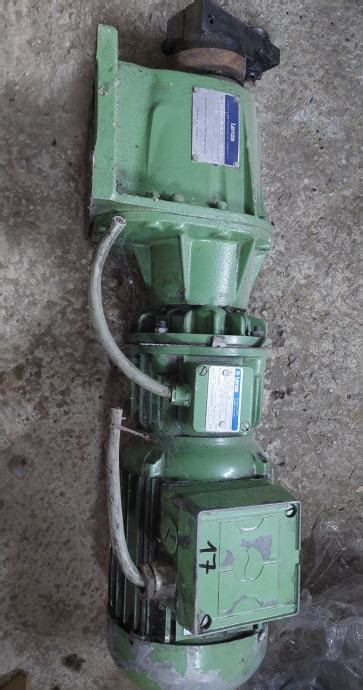 Elektro motor 220/380 V, 0.37 kW 1500 min-1, dvojni reduktor