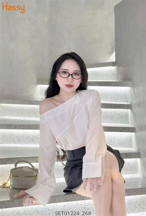 Hassy Set áo trắng lệch tay dài quần short B KT Hassy vn Thời trang nữ hot trend