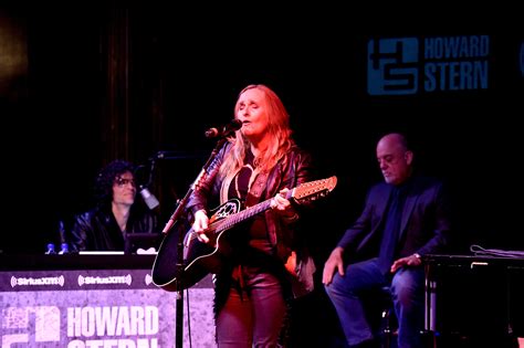 Singer-songwriter Melissa Etheridge marries | wtsp.com