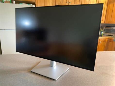 Dell UltraSharp U3223QE 32" 4K UHD IPS LED USB-C Hub Monitor LOW HOURS ...