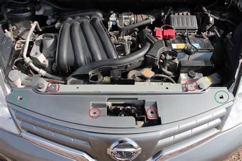 Снятие и установка переднего бампера Nissan Note 2004 - 2012