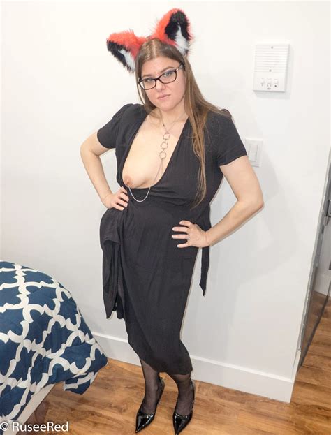 Shiny Heels And Shiny Chains Nudes HighheelsNSFW NUDE PICS ORG