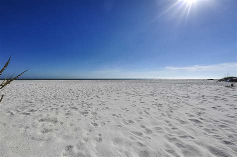 11 of the Best Beaches in Pensacola, Florida - The Family Vacation Guide