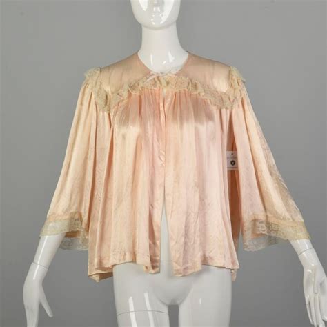Medium 1950s Bed Jacket Pink Silk Boudoir Lingerie Glamorous Swing Robe Fashion Conservatory