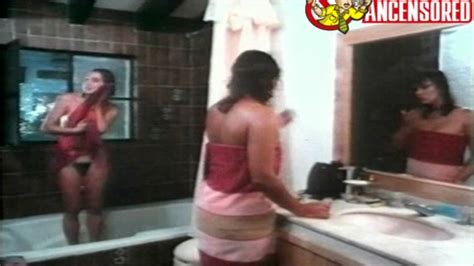 Naked Gabriela Roel in Viaje al paraíso