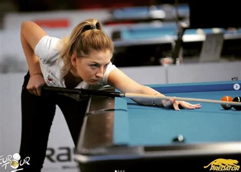 Mỹ nhân bi a người Ba Lan diện bikini bốc lửa khoe đường cong quyến rũ Tinmoi