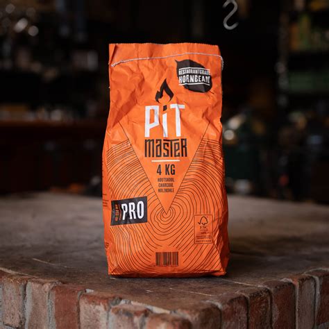 Pitmaster Hornbeam Houtskool - 4kg | Black and Blue BBQ