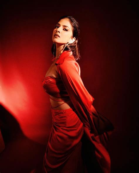 Malavika Mohanan Looking Hot And Sexy In Red Dress Photos Went Viral