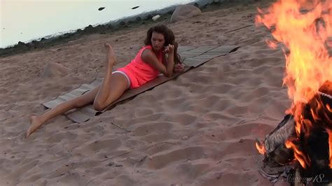 Kinky Lucy Dances Naked In The Beach And Masturbates With A Lollipop Xnxx