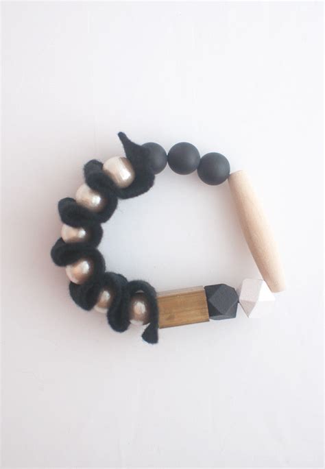 Black Rubber Band Bracelet Sanwaitsai