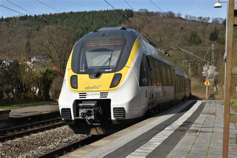 Nachschuß auf den 8442 606 der als RE10a nach Mannheim Hbf am Mittag