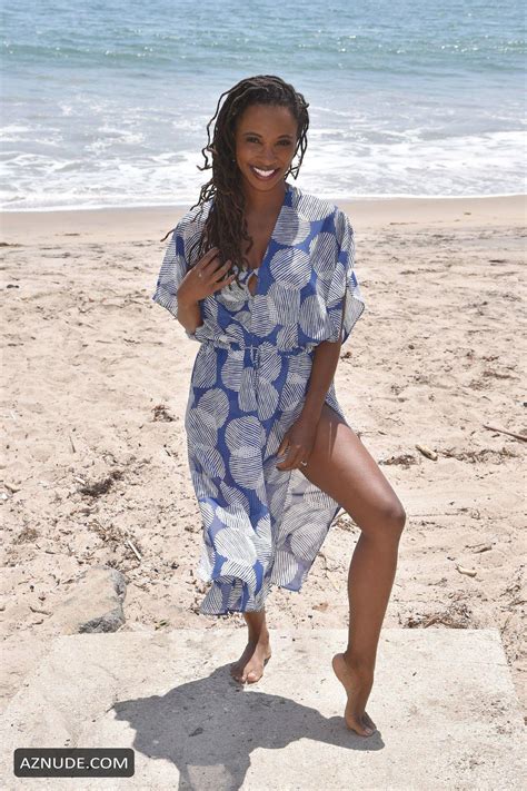 Shanola Hampton Sexy Poses In A Bikini On The Beach In Malibu AZNude