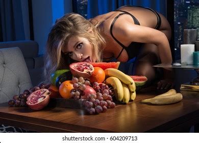 316 Nude Apple Girl Red Images Stock Photos Vectors Shutterstock