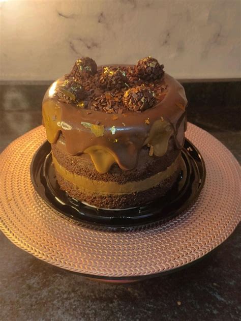 Naked Cake Drip Cake Camadas Brigadeiro Cake