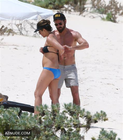 Jennifer Aniston Wearing Bikini On The Beach In The Bahamas June Aznude