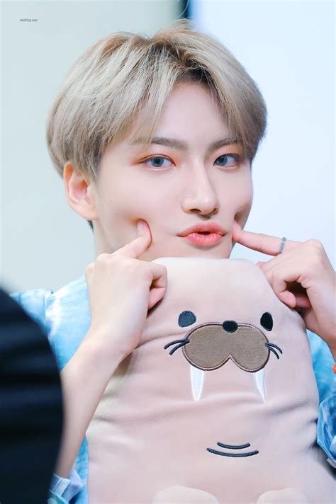 𝒅𝒊𝒋𝒂 ♡ On Twitter 💙 This Seonghwa And This San 💙 Yg