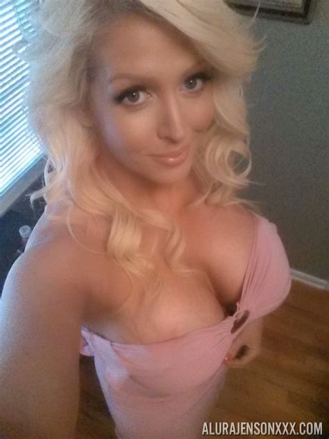 Hot Blonde Starlet Alura Jenson Flashes Her Great Assets Photos