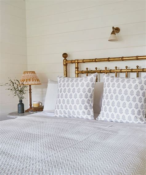 narrow bedroom ideas    space cozy real homes