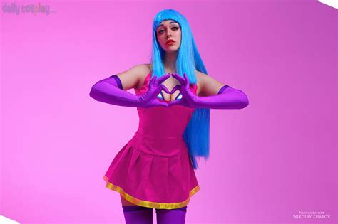 Mememe Girl From Mememe Daily Cosplay Com