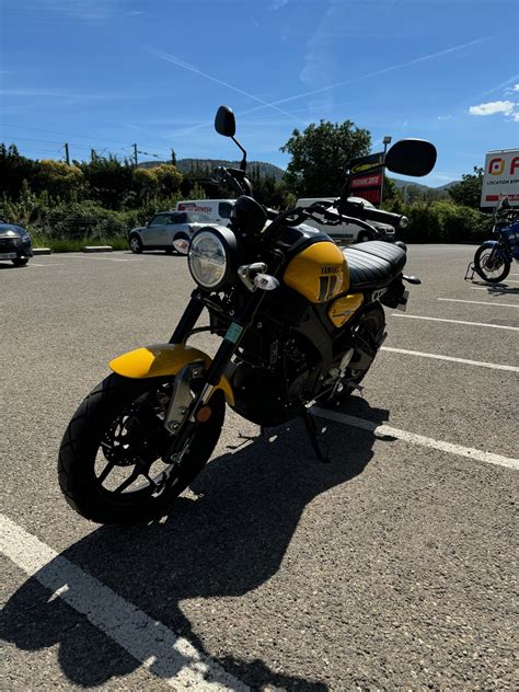 YAMAHA XSR 125 2022 125 Cm3 Moto Roadster 1 497 Km Jaune 13400