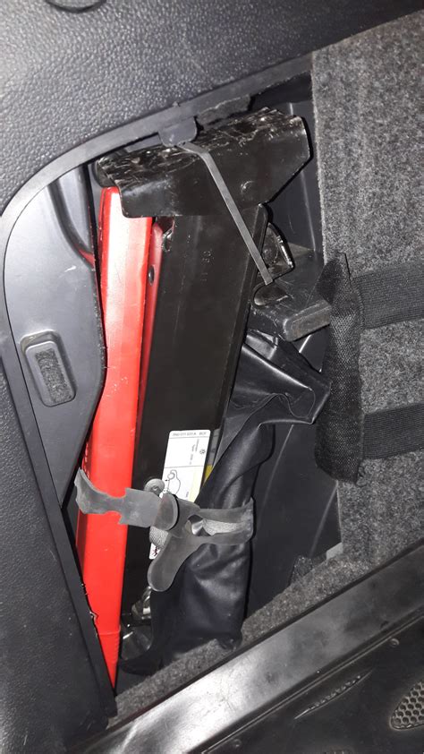 Домкрат, инструменты + знак — Volkswagen Tiguan (1G), 2 л, 2013 года ...