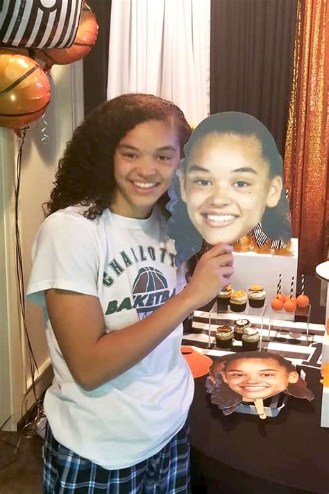 Randy Moss Kids: All About the NFL Legend’s Sons and Daughters