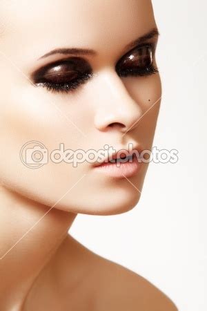 Glossy Lid Nude Lip Makeup Gallery Makeup Face Makeup